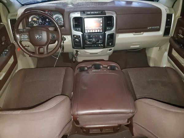 2016 RAM 1500 SLT