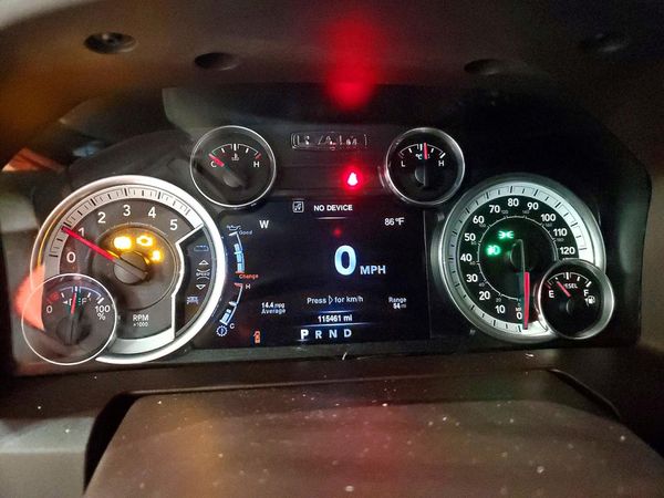 2016 RAM 1500 SLT