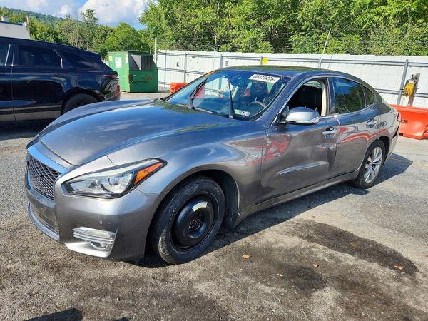 2016 INFINITI Q70