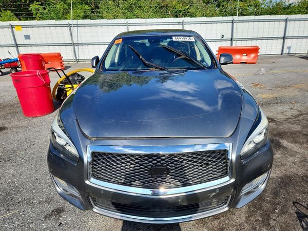 2016 INFINITI Q70