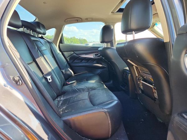 2016 INFINITI Q70