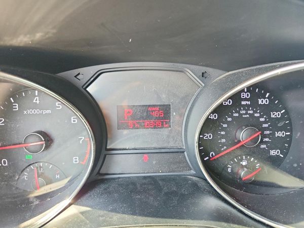 2016 KIA SEDONA LX - Middle-low
