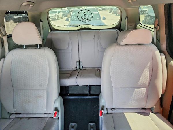 2016 KIA SEDONA LX - Middle-low