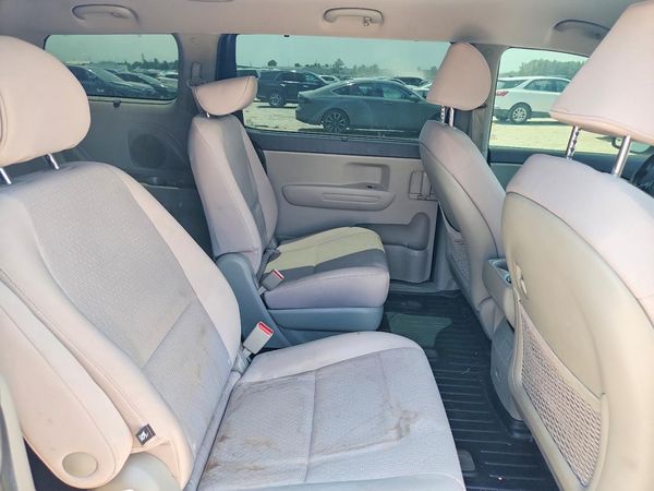 2016 KIA SEDONA LX - Middle-low