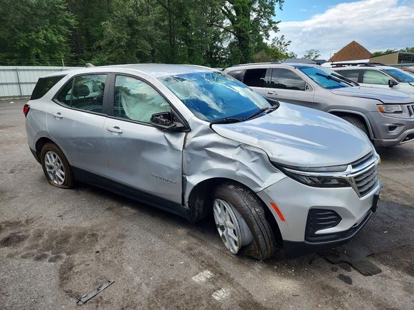 2022 CHEVROLET EQUINOX LS — Passenger 3/4