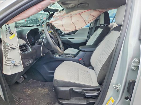 2022 CHEVROLET EQUINOX LS — DENT