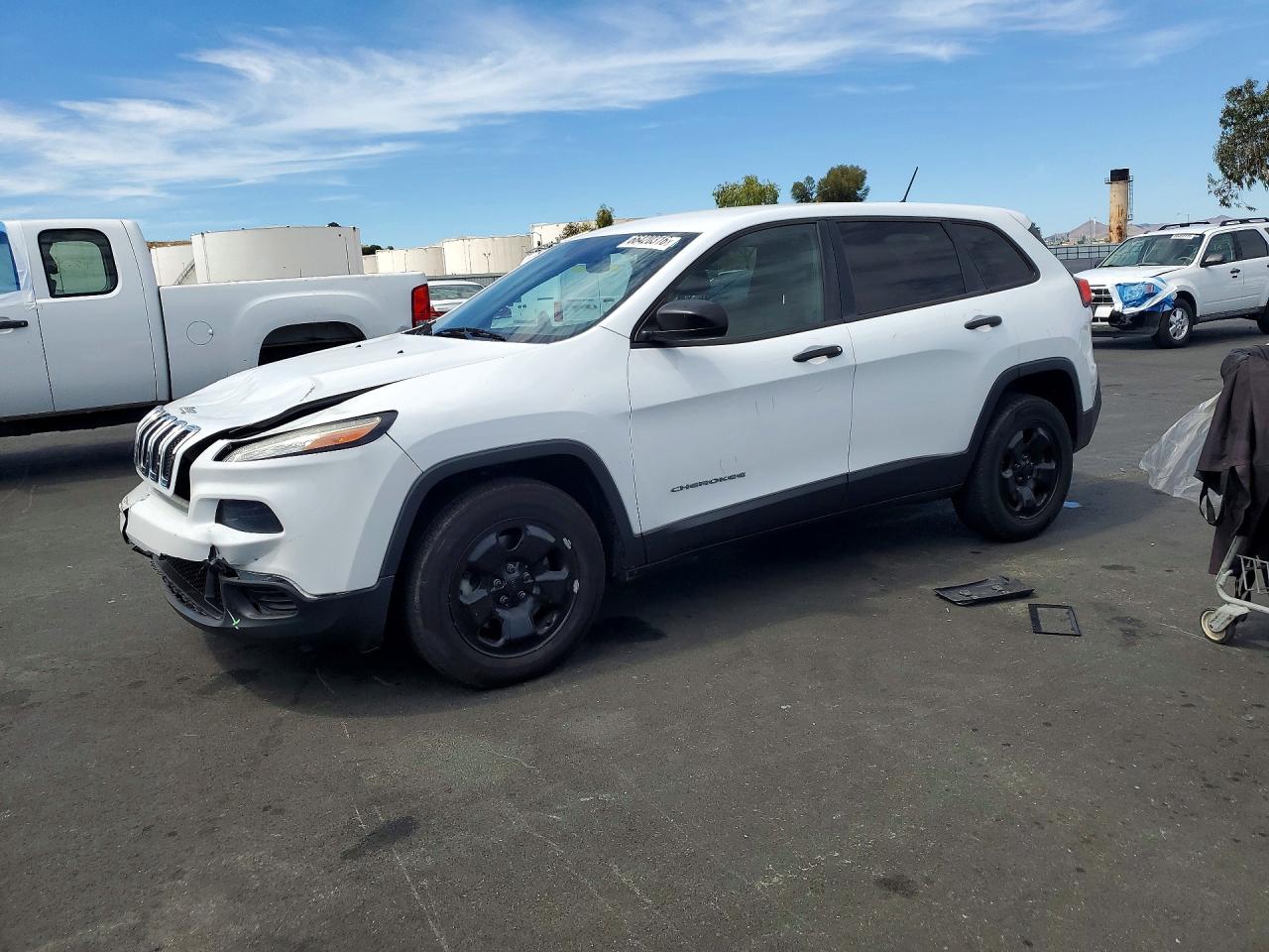 2014 JEEP CHEROKEE Sport — Front 3/4