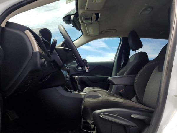 2014 JEEP CHEROKEE Sport — DENT