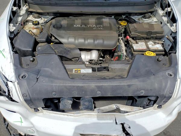 2014 JEEP CHEROKEE Sport — Engine bay