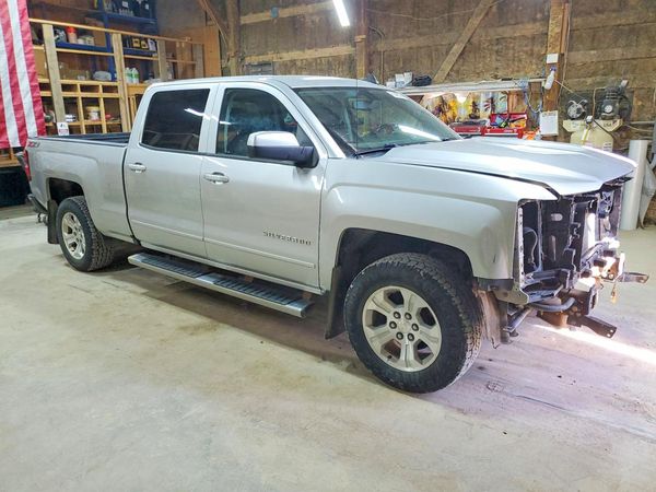 2018 CHEVROLET SILVERADO LT — Passenger 3/4