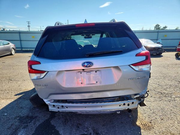 2022 SUBARU FORESTER Premium