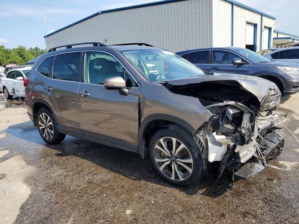 2022 SUBARU FORESTER