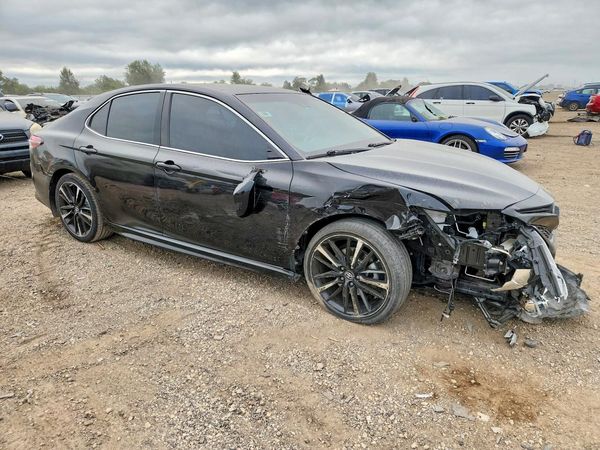2018 TOYOTA CAMRY XSE