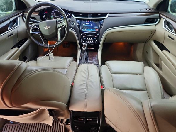 2016 CADILLAC XTS Luxury