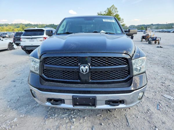 2015 RAM 1500 SLT