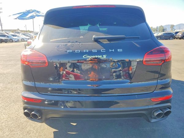 2017 PORSCHE CAYENNE