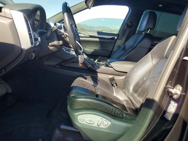 2017 PORSCHE CAYENNE