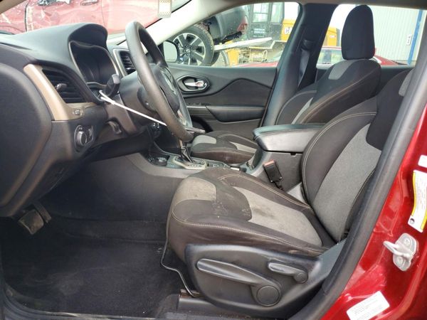 2014 JEEP CHEROKEE Sport