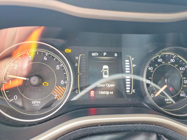 2014 JEEP CHEROKEE Sport