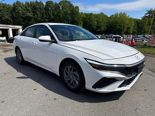 2026 HYUNDAI ELANTRA