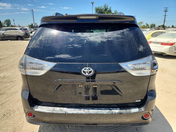 2013 TOYOTA SIENNA