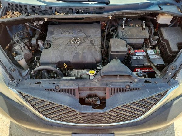 2013 TOYOTA SIENNA