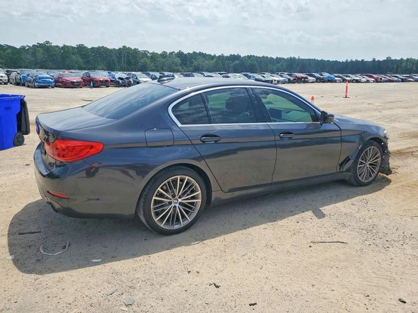 2019 BMW 530