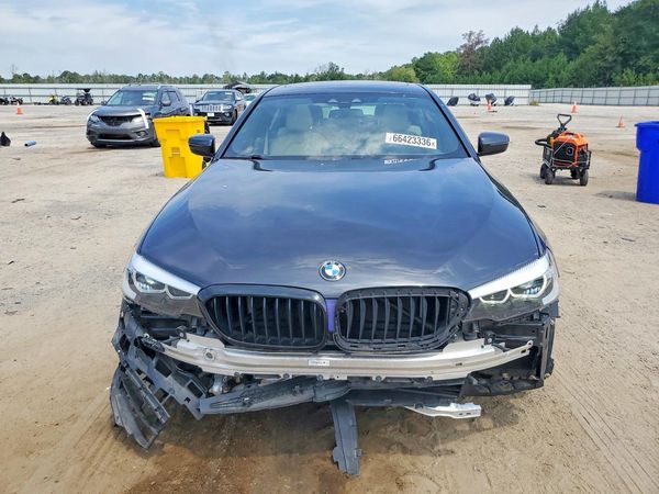 2019 BMW 530