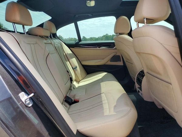 2019 BMW 530