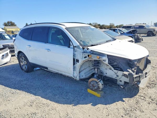 2016 CHEVROLET TRAVERSE 2LT — Passenger 3/4