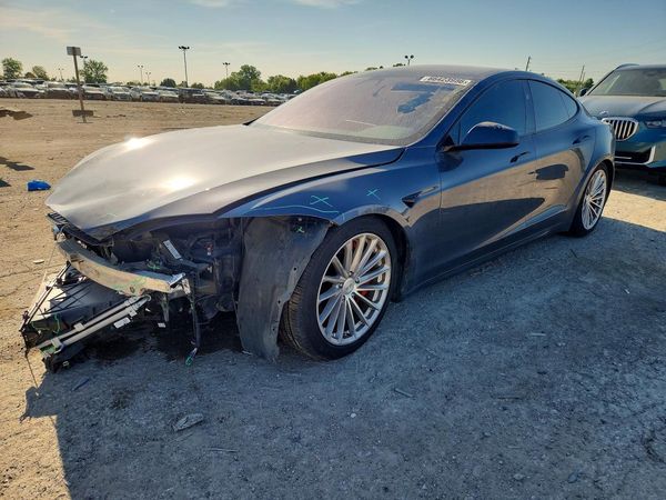 2023 TESLA MODEL S — Front 3/4