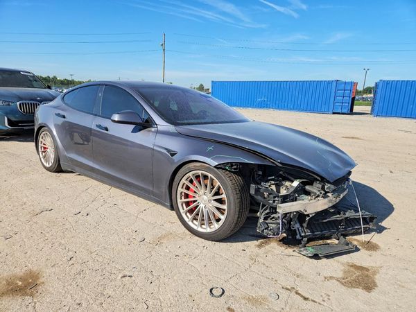 2023 TESLA MODEL S — Passenger 3/4