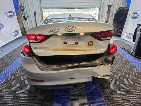 2017 HYUNDAI ELANTRA