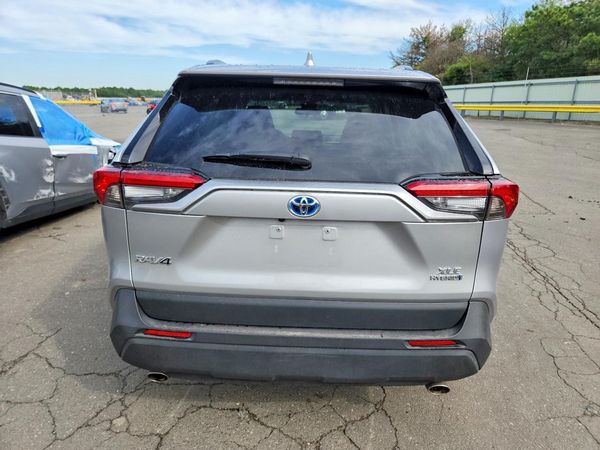 2023 TOYOTA RAV4 XLE