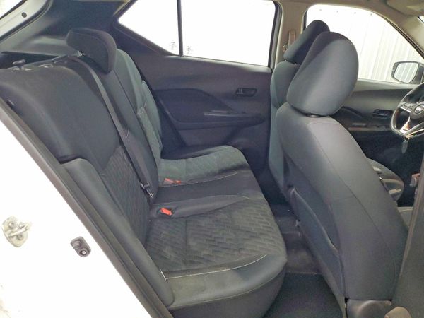 2021 NISSAN KICKS S