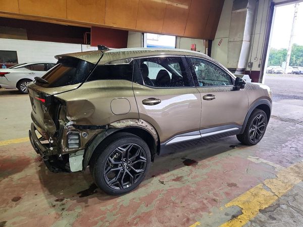 2026 NISSAN KICKS SR
