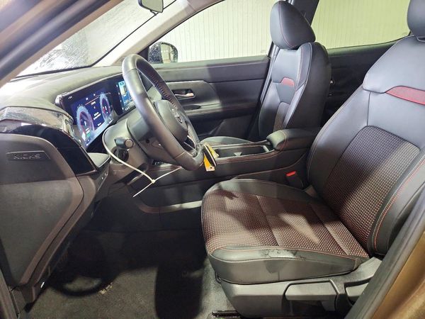 2026 NISSAN KICKS SR