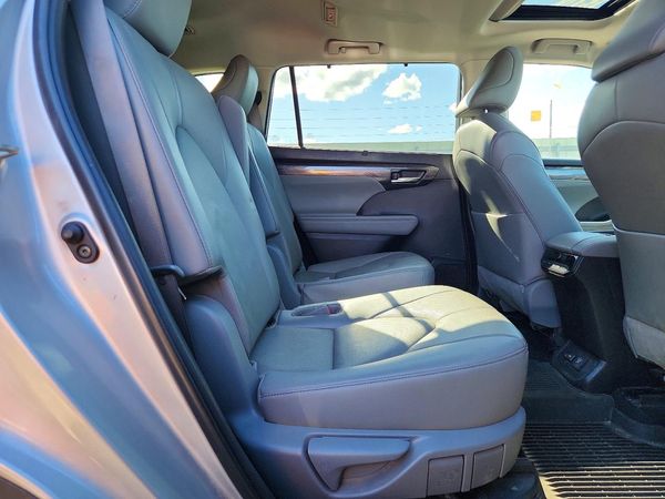 2023 TOYOTA HIGHLANDER Limited