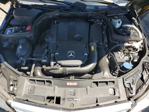 2013 MERCEDES-BENZ C C250 — Engine bay