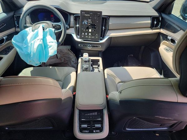 2026 VOLVO XC90 Plus Bright