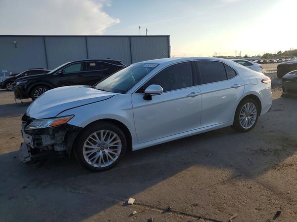 2019 TOYOTA CAMRY