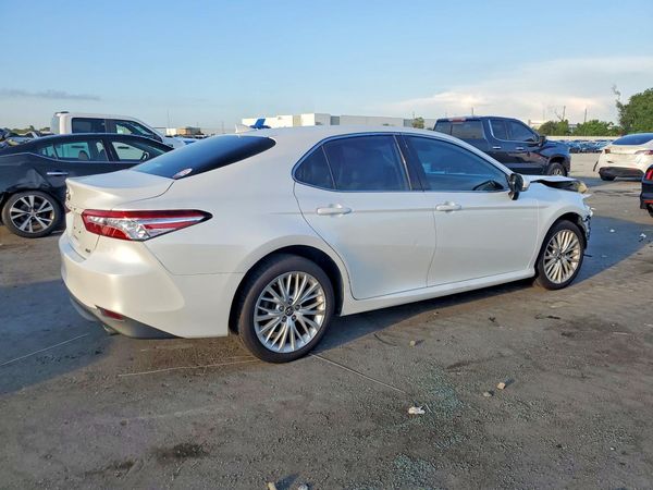 2019 TOYOTA CAMRY
