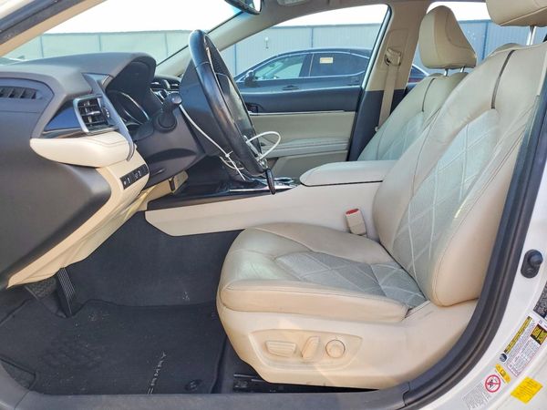 2019 TOYOTA CAMRY
