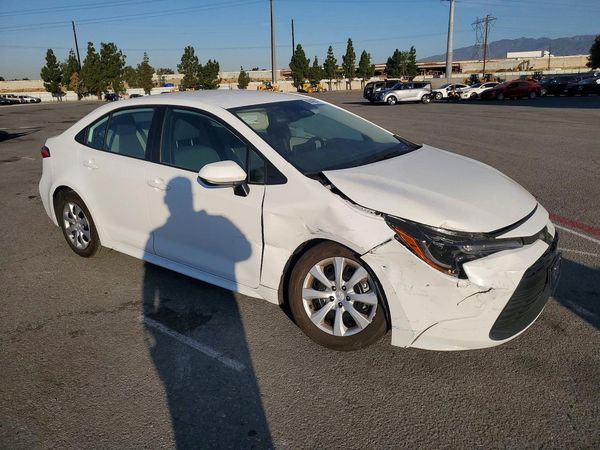 2025 TOYOTA COROLLA