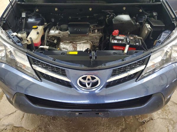 2013 TOYOTA RAV4 High — Engine bay
