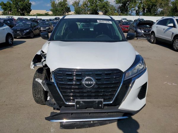 2023 NISSAN KICKS S