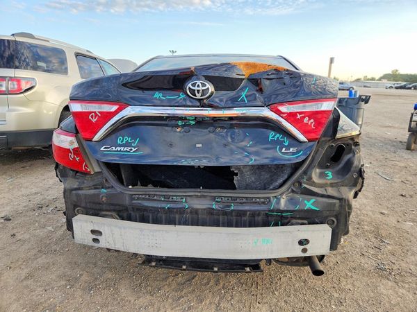 2015 TOYOTA CAMRY
