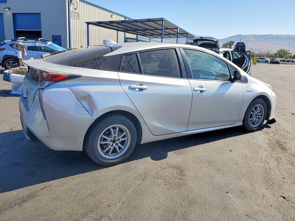 2017 TOYOTA PRIUS