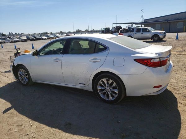 2015 LEXUS ES 300h