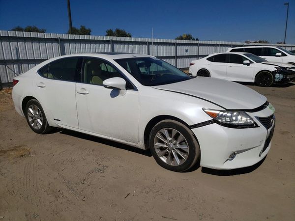 2015 LEXUS ES 300h